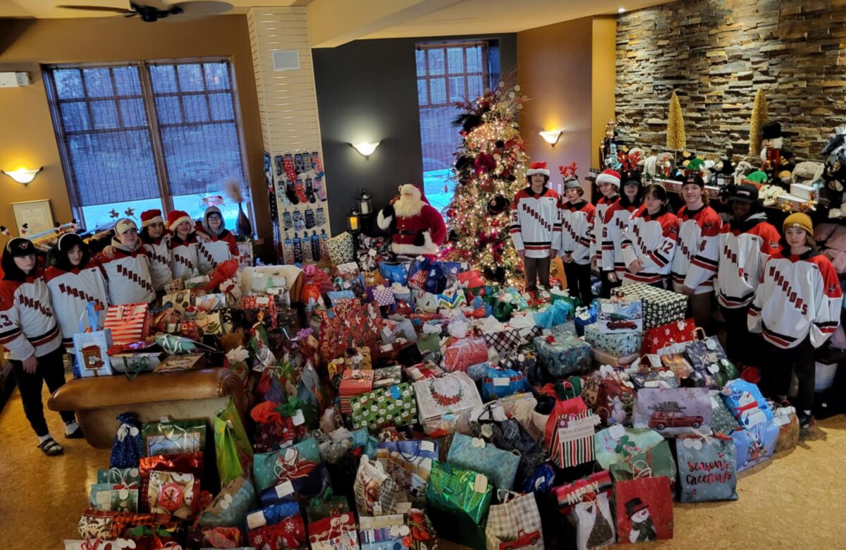 Moose Jaw’s Christmas elf returns for another Christmas Spirit for Seniors campaign