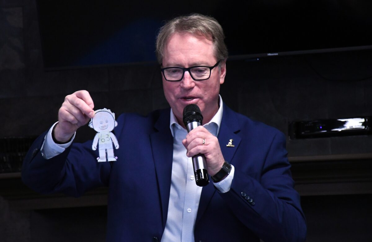 ‘Flat Bishop’ brings Moose Jaw and Vancouver together on pocket-sized adventure